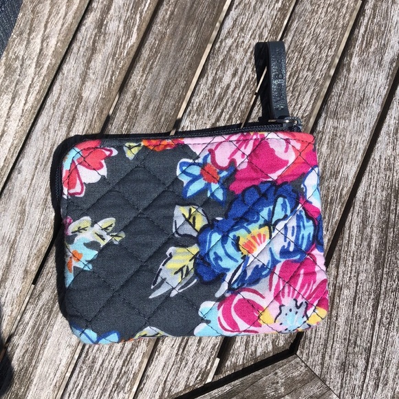 Vera Bradley Crossbody bag with matching coin purse. - Picture 3 of 10